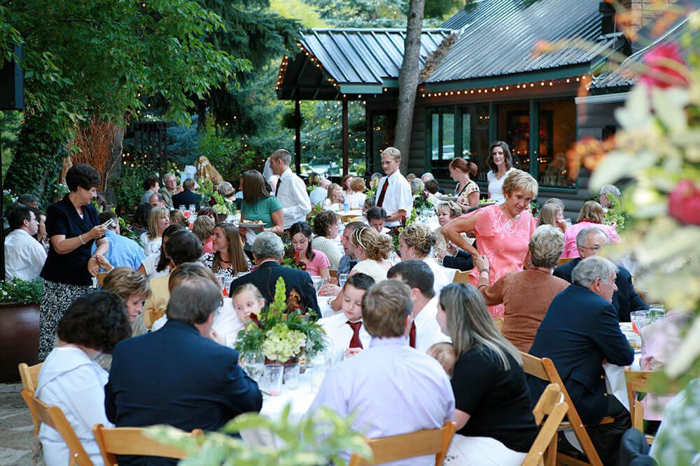 mill-creek-reunion-outdoor-seating